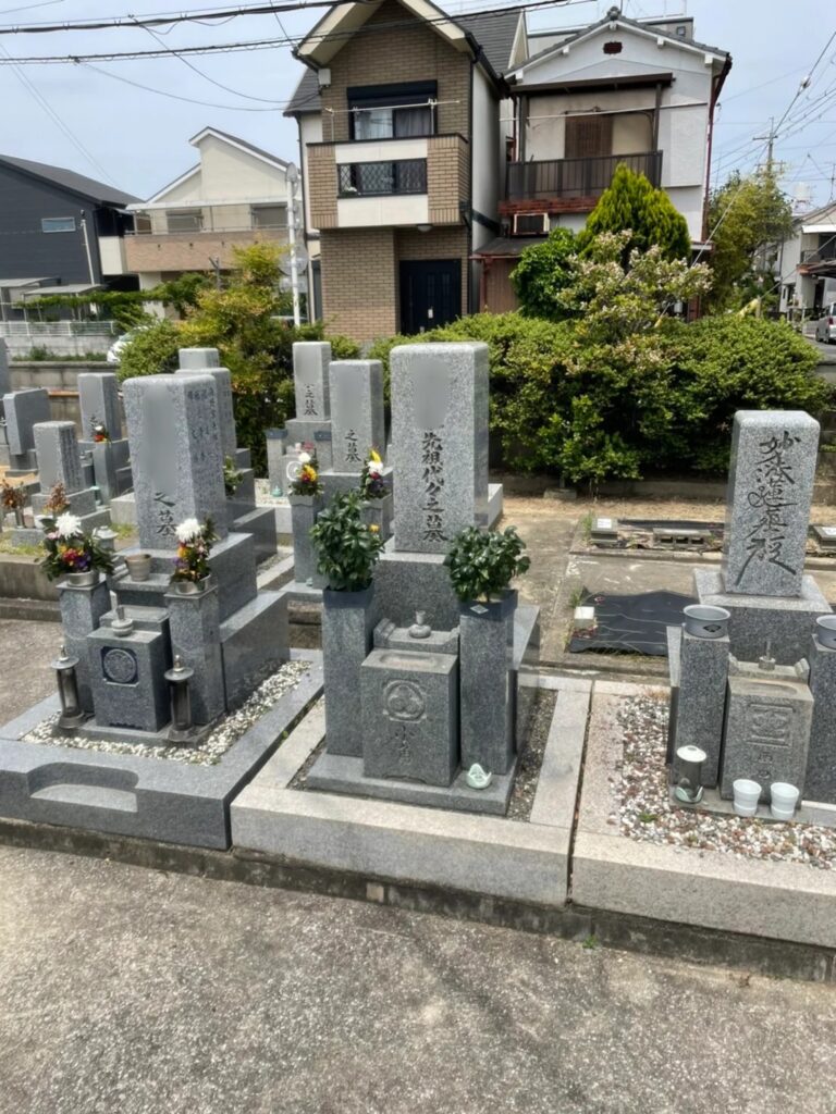 八尾市の墓じまい施工事例｜田井中墓地（2025年7月） 施工前